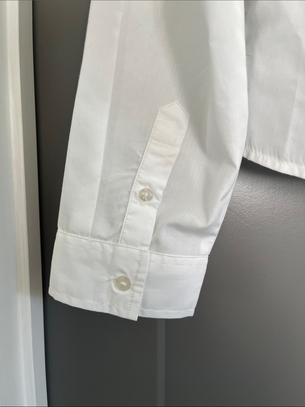 Abercrombie & Fitch Women’s White Casual Button-Down Shirt - Picture 5 of 5
